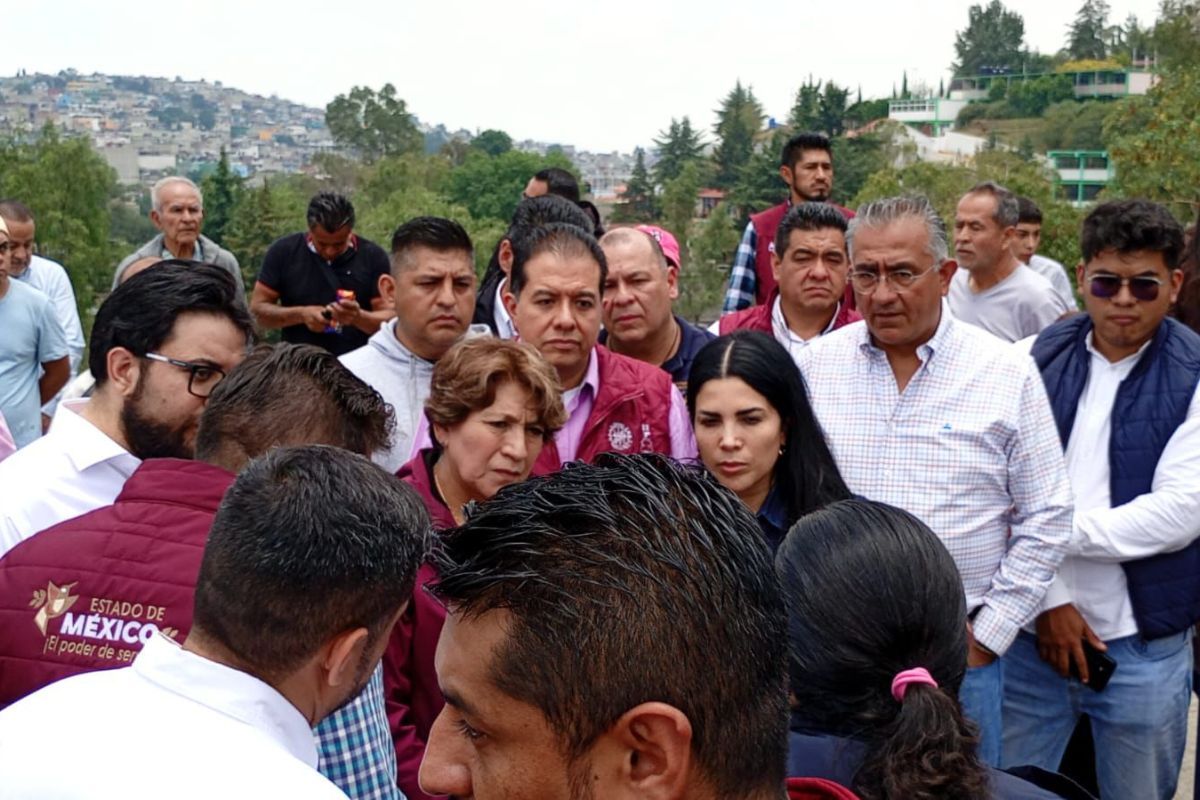 La Gobernadora Delfina Gómez recorre la presa Los Cuartos para verificar avances de desazolve en Naucalpan. Foto: Especial