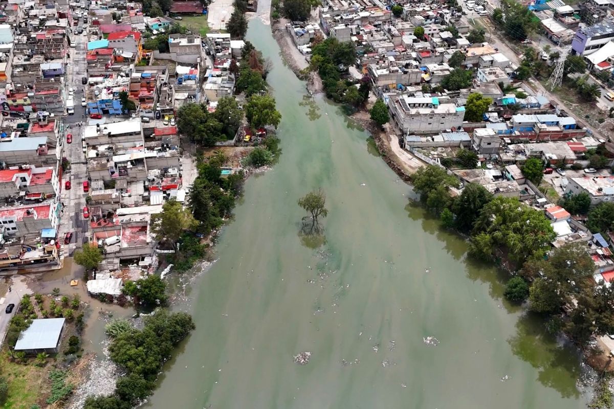 El desfogue controlado del agua busca prevenir desbordamientos en la temporada de lluvias. Foto: Especial