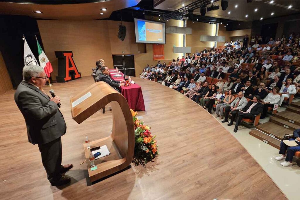 El día del Maestro en la Universidad Anáhuac Querétaro se festejó con la Ceremonia de Excelencia Docente