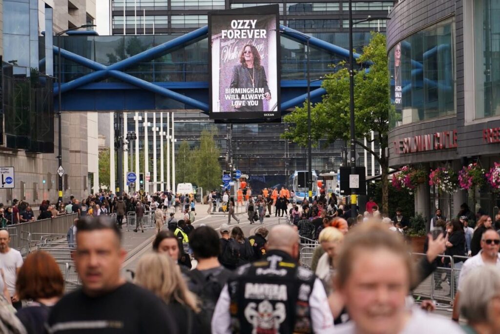 Adiós al Príncipe de las Tinieblas: Birmingham rinde homenaje a Ozzy Osbourne