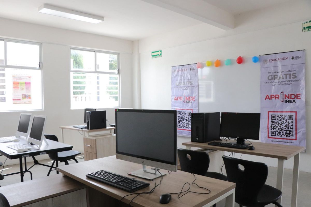Los talleres de emprendimiento, inglés y estilismo son parte de la oferta para impulsar la autonomía económica femenina. Foto: Especial
