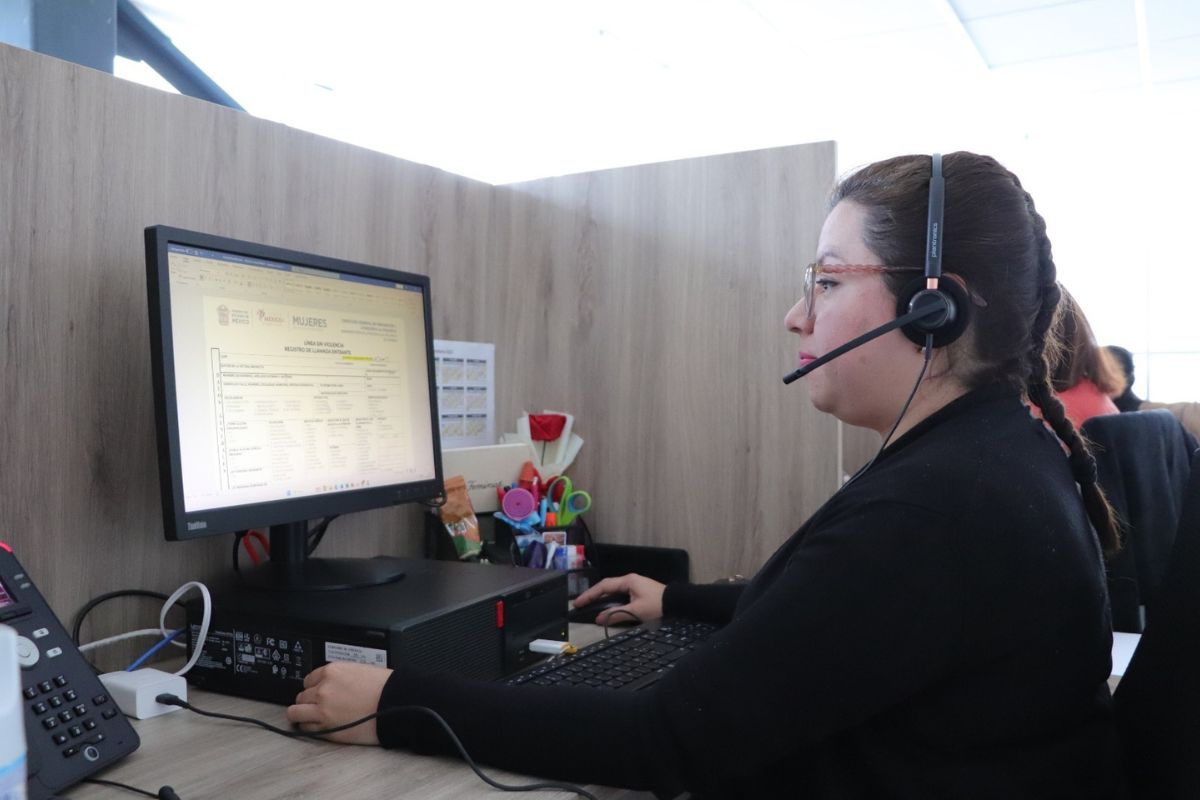 Cada llamada recibe atención humana, respetuosa y profesional. Foto: Especial