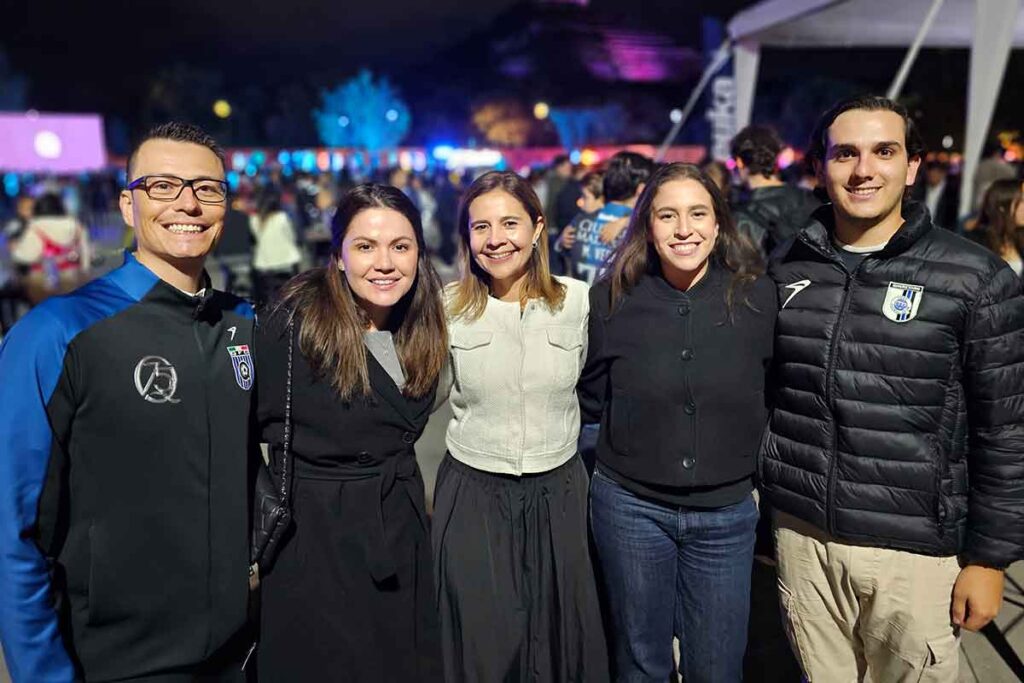 Los Gallos Blancos de Querétaro presentaron su nuevo uniforme en el marco del 75 aniversario del club