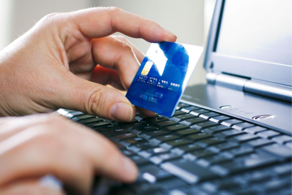 ¿Cómo funciona una tarjeta de crédito gratis en línea y por qué conviene?