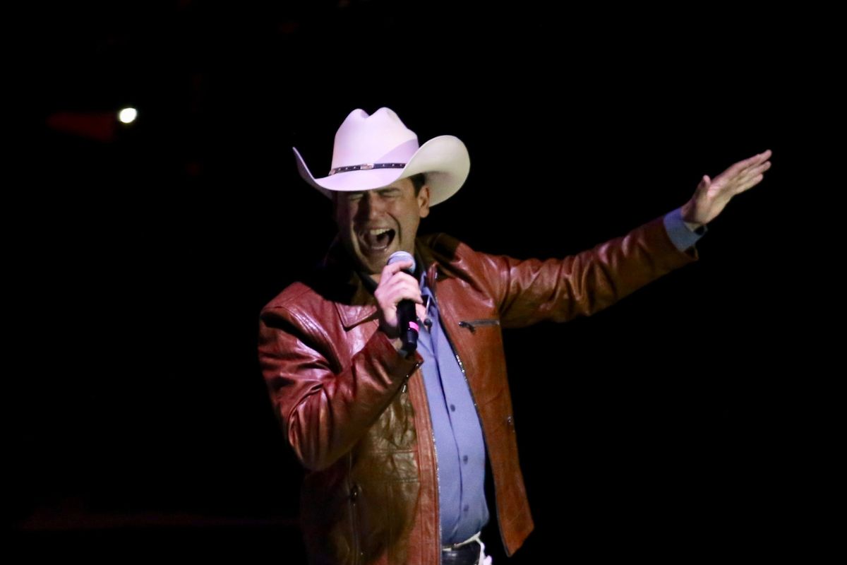 ¡Por la puerta grande! Bobby Pulido se despide de los escenarios de Querétaro