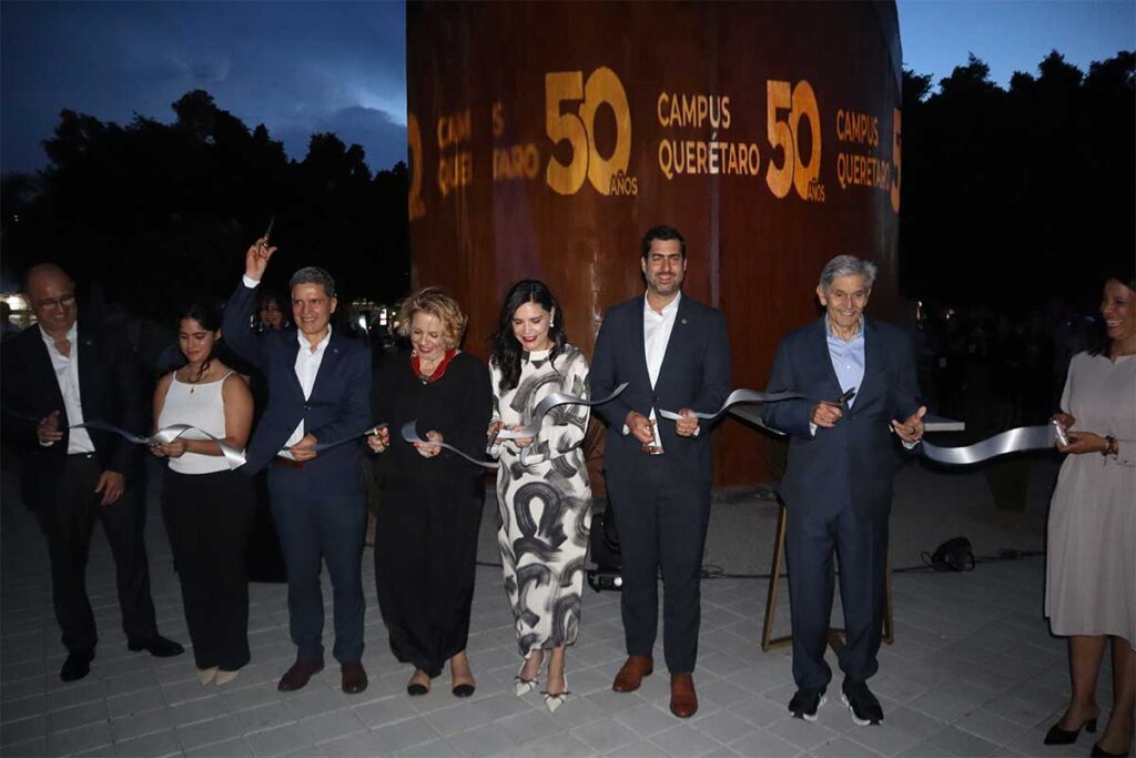 El Tec de Monterrey campus Querétaro inauguró un Campanario como parte de las celebraciones por su 50 aniversario