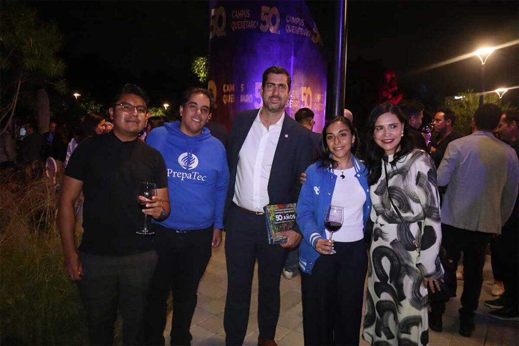 El Tec de Monterrey campus Querétaro inauguró un Campanario como parte de las celebraciones por su 50 aniversario