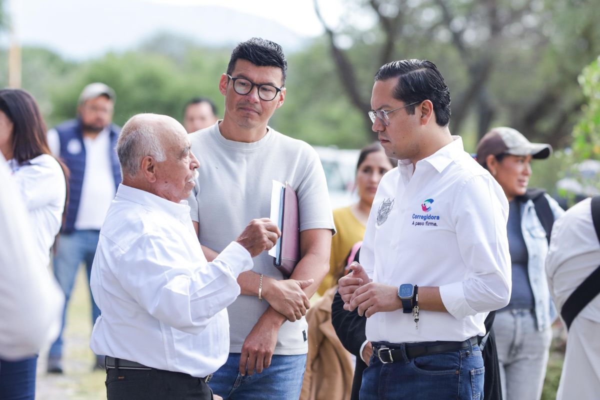 Encuentro con vecinos para escuchar necesidades y atender solicitudes ciudadanas. Foto: Especial