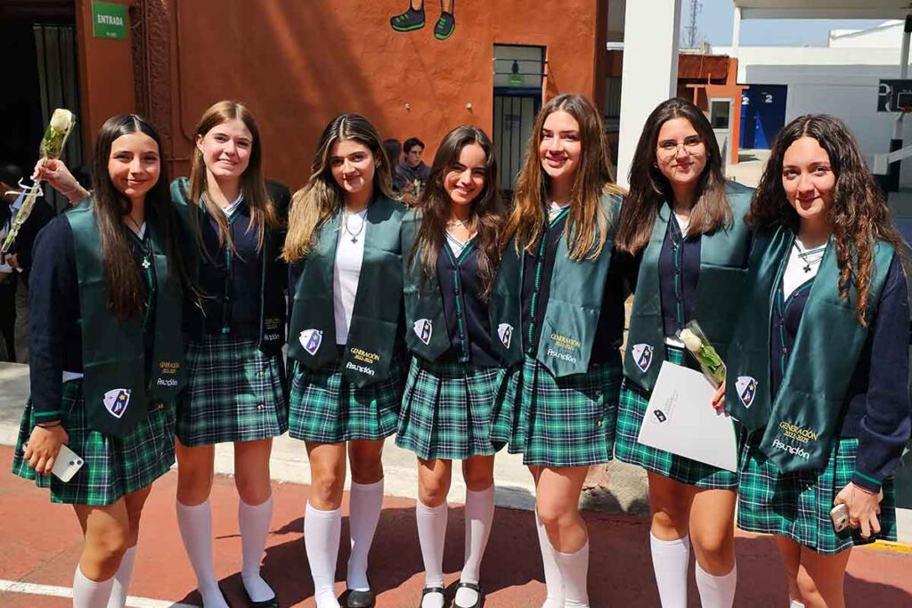 Alumnos de la generación 2022–2025 del Instituto Asunción Querétaro celebraron su graduación rodeados de familiares y amigos