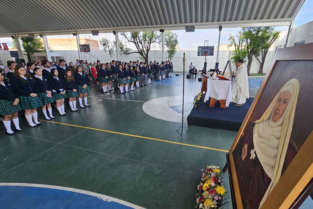 Alumnos de la generación 2022–2025 del Instituto Asunción Querétaro celebraron su graduación rodeados de familiares y amigos