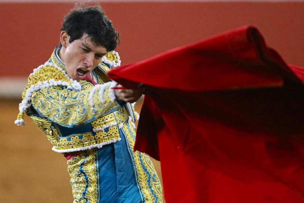 Provincia Juriquilla festejo el grito de Independencia con una gran corrida de toros