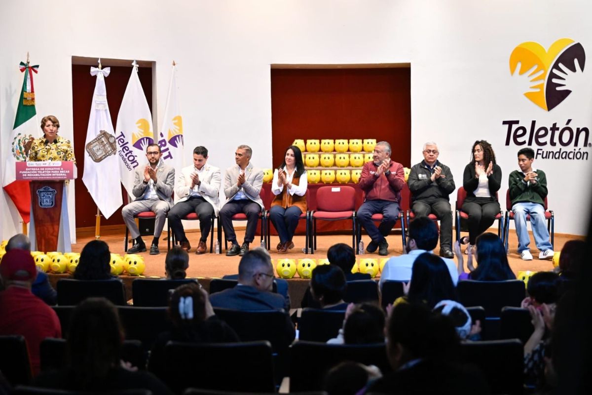Autoridades estatales y Fundación Teletón celebraron la alianza por la rehabilitación. Foto: Especial
