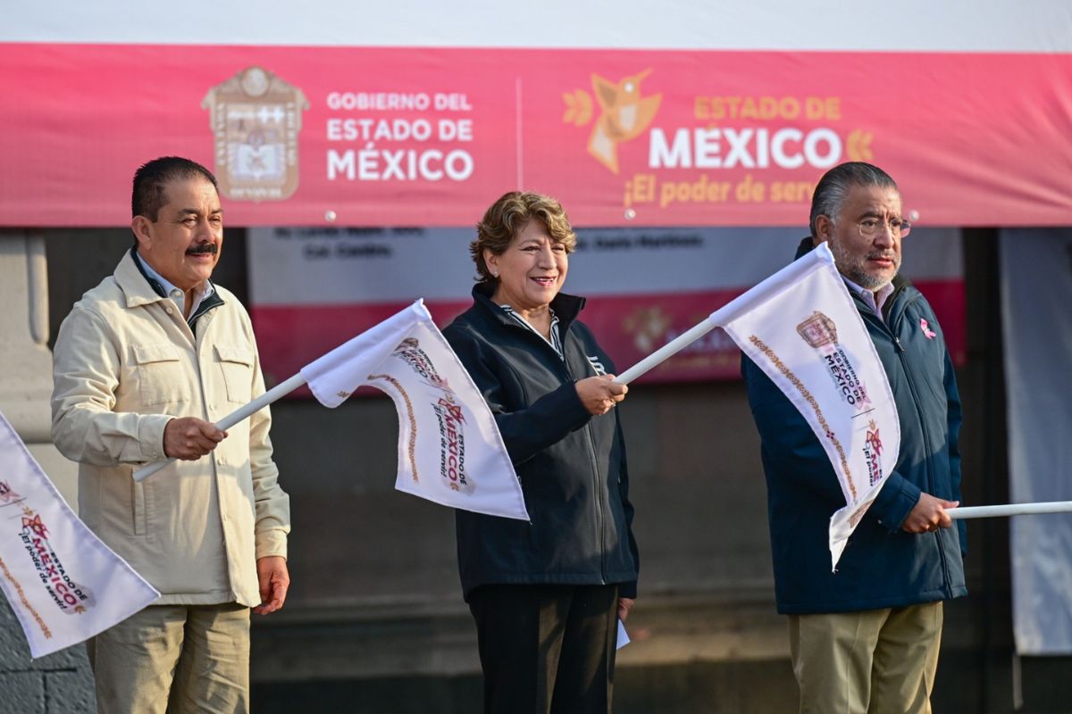 Delfina Gómez dio el banderazo de salida desde Palacio de Gobierno. Foto: Especial