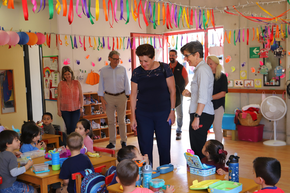 Autoridades suizas visitan el Colegio Suizo en Querétaro y anuncian la construcción de un nuevo auditorio