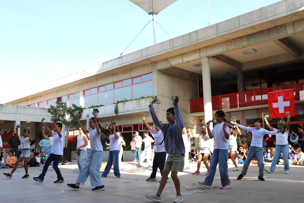 Autoridades suizas visitan el Colegio Suizo en Querétaro y anuncian la construcción de un nuevo auditorio