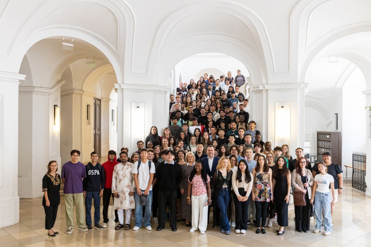 Estudiantes de la UPSRJ forjan su futuro global: inmersión tecnológica en Hungría