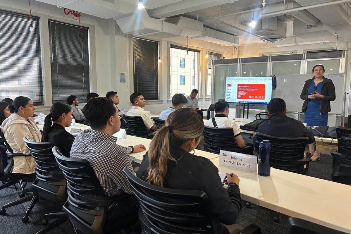 Durante su estancia, participaron en encuentros de negocios y visitaron empresas modelo de emprendimiento exitoso / Foto: Especial 