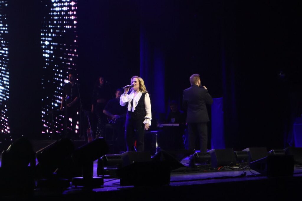 Pimpinela conquista Querétaro con una noche llena de nostalgia y emociones
