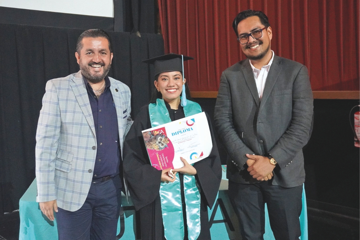 UTECA Querétaro celebra la graduación de su primera generación de alebrijes egresados