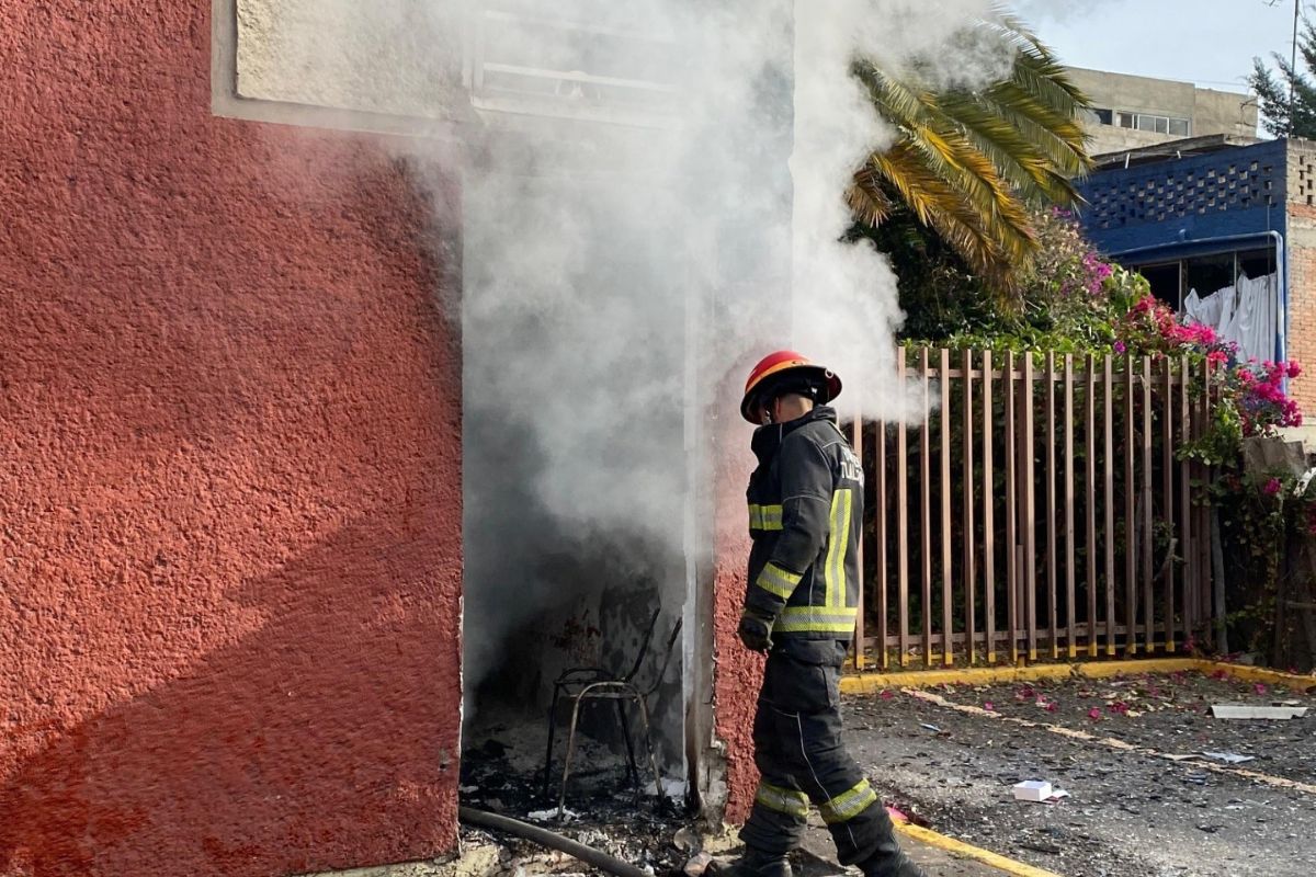 Equipos de Protección Civil revisaron conexiones subterráneas. Foto: Especial