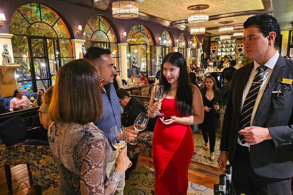 The Carter Bar en la Hacienda Laborcilla festeja con sus comensales la Feria de Vinos Argentinos en un viaje sensorial