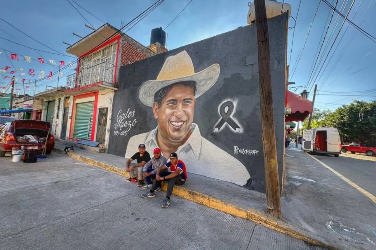 Mural de Yesor Graff en Indaparapeo, en honor a Carlos Manzo. Foto: Especial