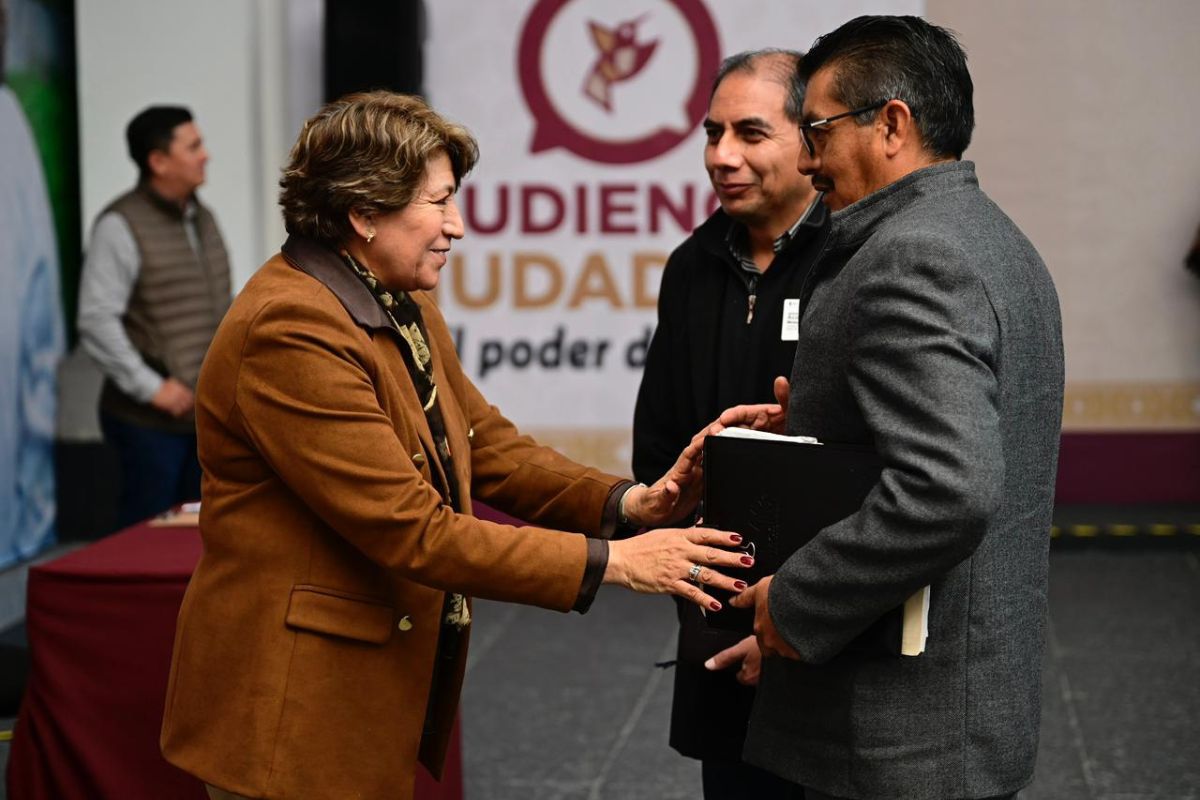 La Gobernadora Delfina Gómez atendió a 916 personas en la Cuarta Audiencia Ciudadana. Foto: Especial