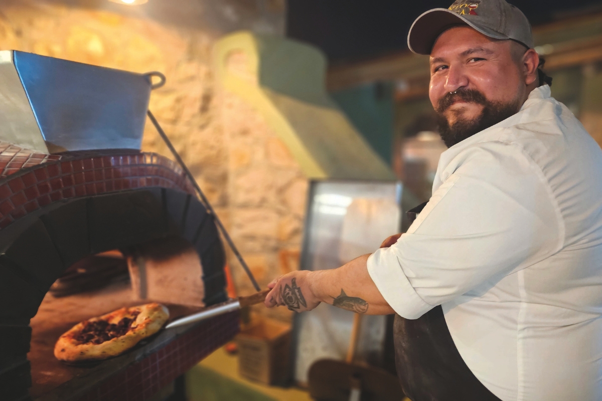 El asador campestre que mezcla tradición, sabores top y la mejor vista a la Peña