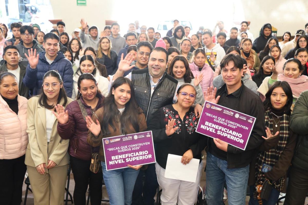 Gobierno Municipal de Colón Entrega 160 Becas a Estudiantes de Nivel Superior