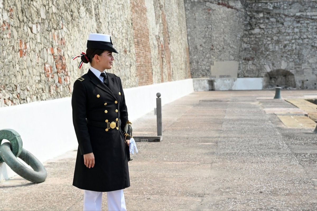 Jóvenes aspirantes podrán cursar carreras profesionales y técnicas con beca total y formación dentro de la Armada de México. Foto: Semar