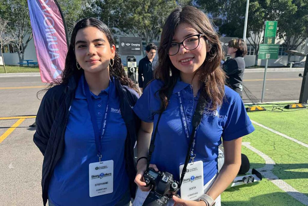 El Tec de Monterrey campus Querétaro recibió la llegada de la Carrera Panamericana 2025 con la presencia de dos carros especiales