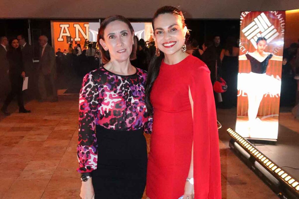 La Universidad Anáhuac Querétaro festejó la cena gala llamada Tejiendo memorias e hilando historias impulsando oportunidades de desarrollo