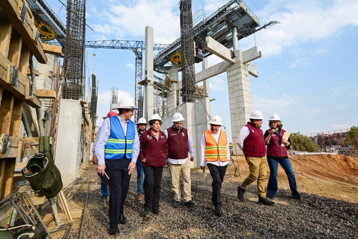 Delfina Gómez supervisa los avances de la Línea III del Mexicable en Naucalpan. Foto: Especial
