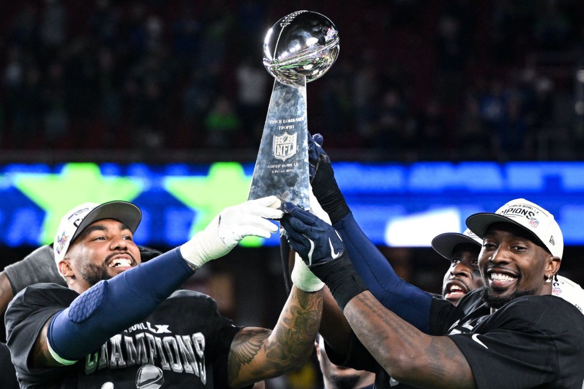 Seahawks celebran el título tras vencer 29-13 a Patriots. Foto: Especial