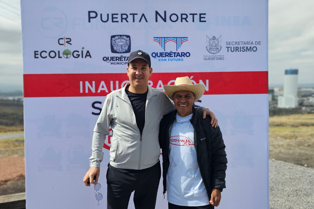 Pablo Corona Artigas, CEO de CR Complejos Residenciales, y el maratonista Germán Silva encabezaron la inauguración de Senderos Germán Silva en Privada Puerta Norte. / Foto: Joaquín M. Lee