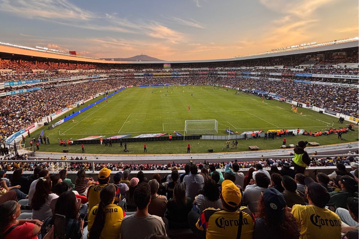 Prevalece ambiente familiar durante partido Querétaro vs América