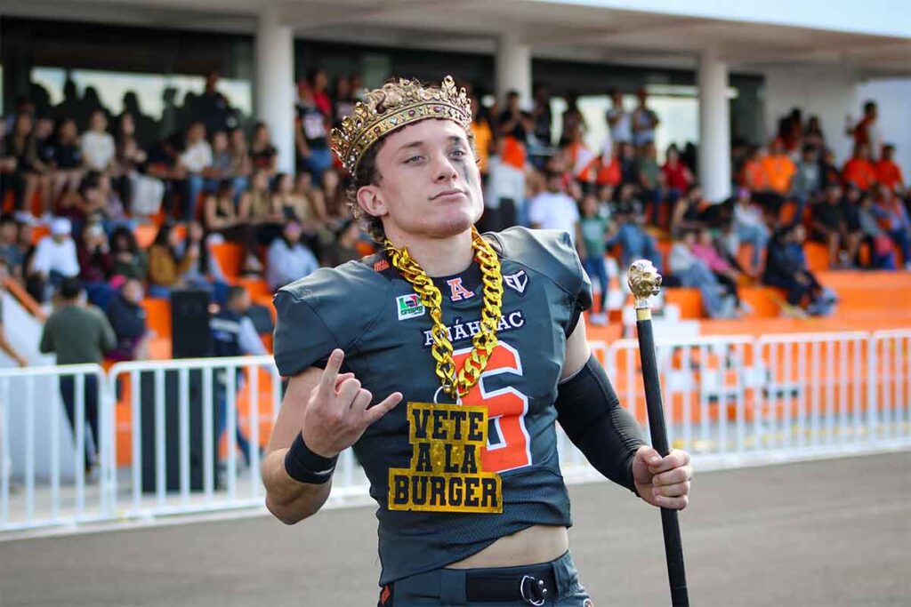 Axel Fernández es un joven estudiante de la Universidad Anáhuac Querétaro, que es corredor en el equipo de Leones Anáhuac