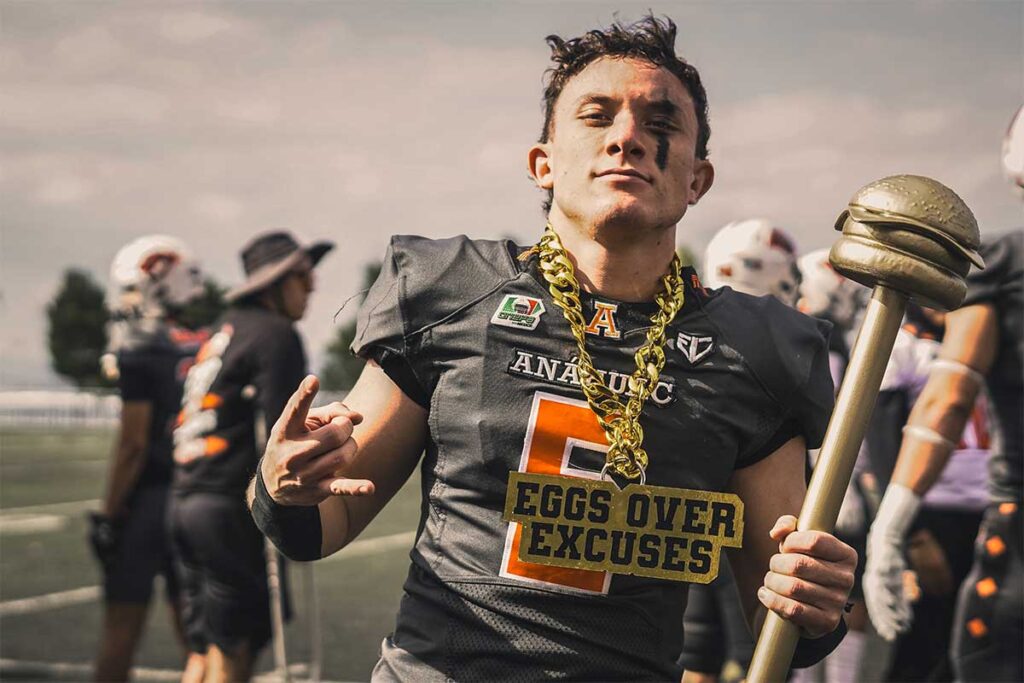 Axel Fernández es un joven estudiante de la Universidad Anáhuac Querétaro, que es corredor en el equipo de Leones Anáhuac