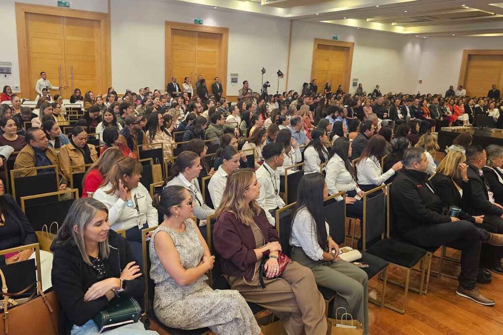 La comunidad de los Colegios Viktor Frankl celebró el segundo Congreso para Padres para analizar el papel de los dispositivos móviles