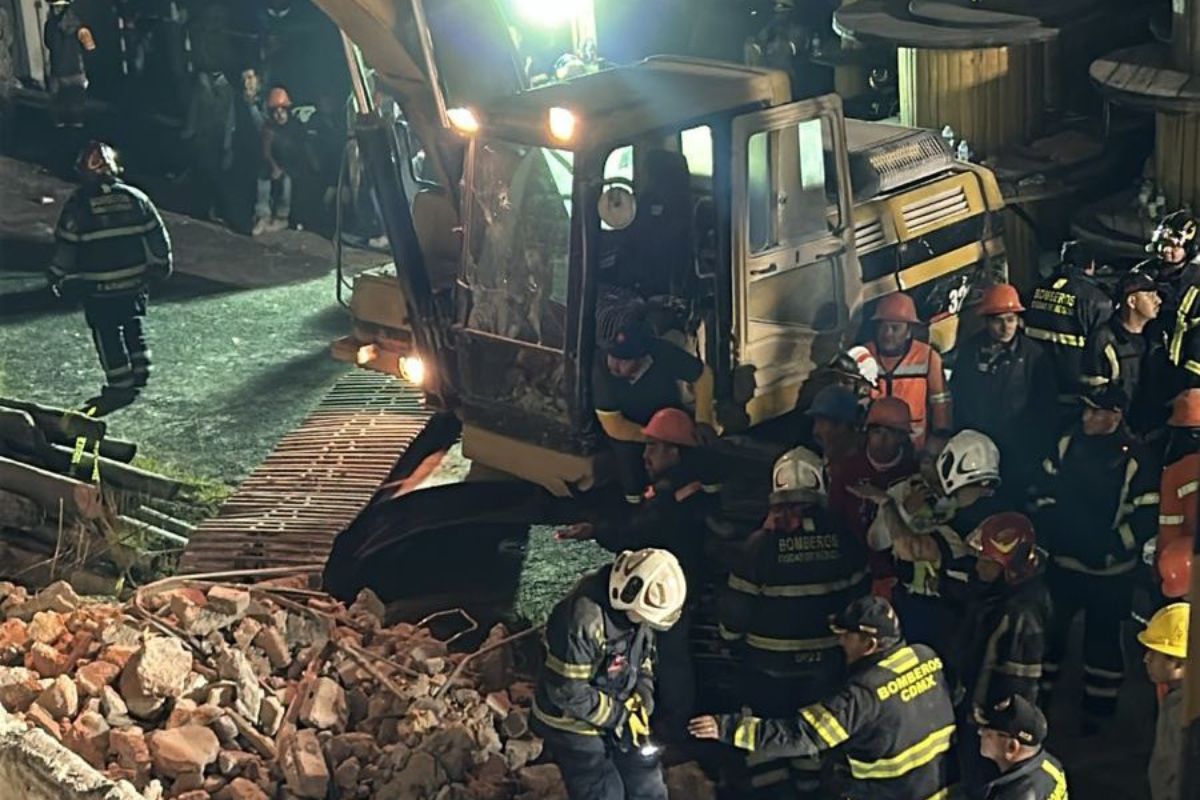 Más de 250 rescatistas fueron desplegados para atender la emergencia en la colonia Tránsito. Foto: Especial