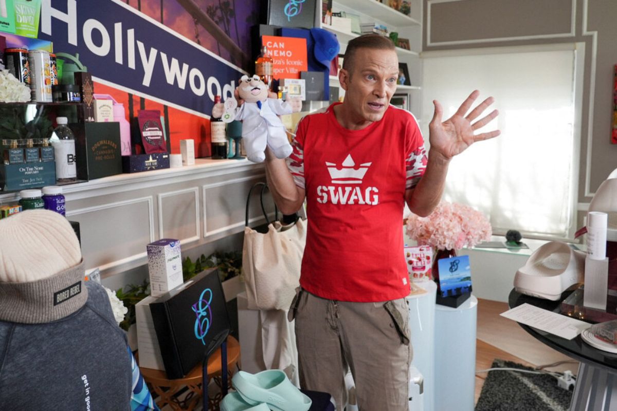 Lash Fary prepara desde hace 24 años las famosas bolsas 'Everyone Wins', en esta ocasión incluirá peluches y llaveros del Doctor Simi. Foto: Reuters