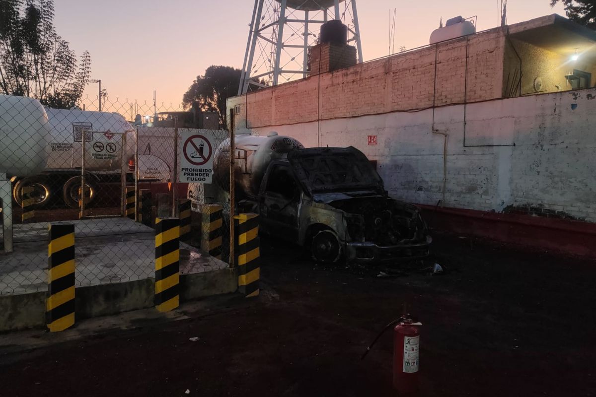 La estación de carburación quedó asegurada mientras avanzan los peritajes. Foto: Especial