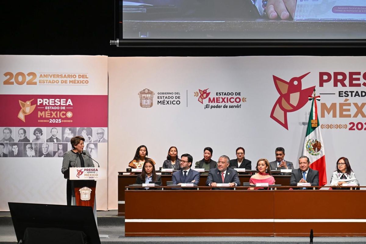 Delfina Gómez en la ceeremonia de la entrega la Presea Edomex 2025 en Texcoco.Foto: Especial
