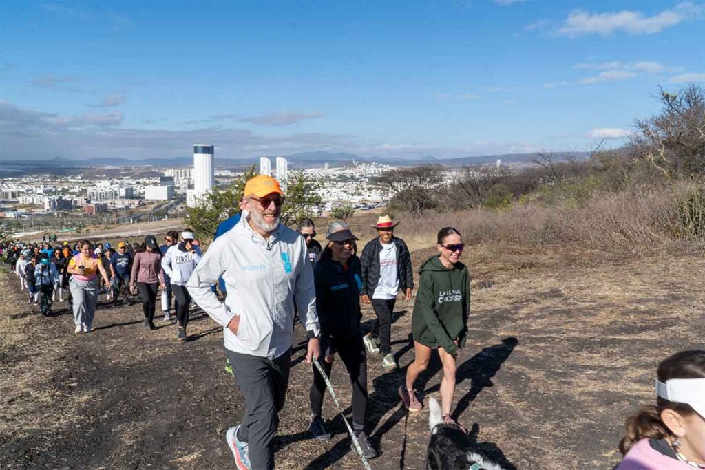 La desarrolladora CR México inauguró con una caminata los Senderos Germán Silva, dentro del desarrollo Privada Puerta Norte