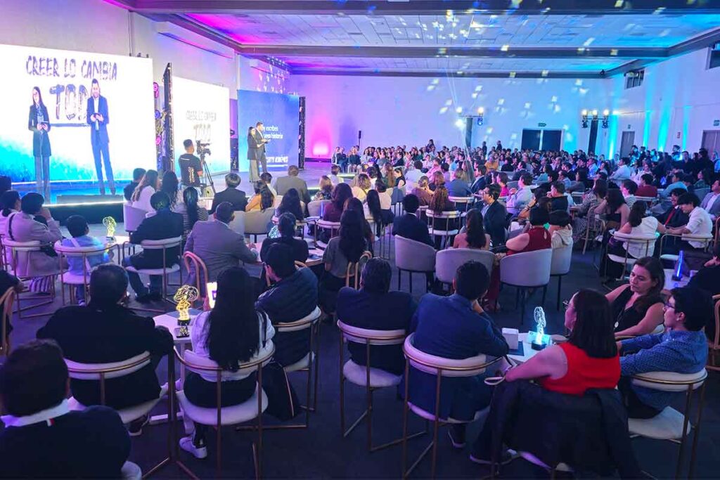 El Tec de Monterrey campus Querétaro celebró la entrega del a Beca al Talento Académico reconociendo a jóvenes brillantes