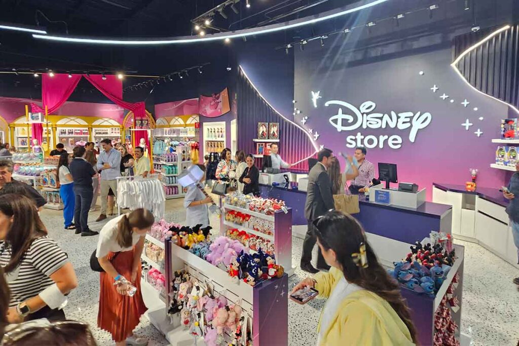 Inauguración de la primera Disney Store Querétaro
