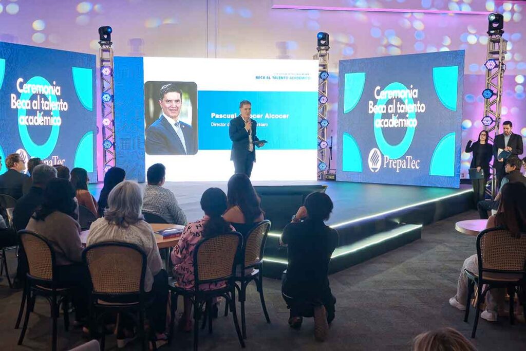 El Tecnológico de Monterrey campus Querétaro celebró la Ceremonia de la Beca al Talento Académico PrepaTec