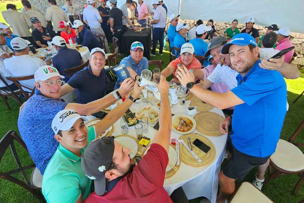 El restaurante queretano Buda Gastrobar celebró la primera edición de su torneo de Golf en el Club de Golf de Zibatá