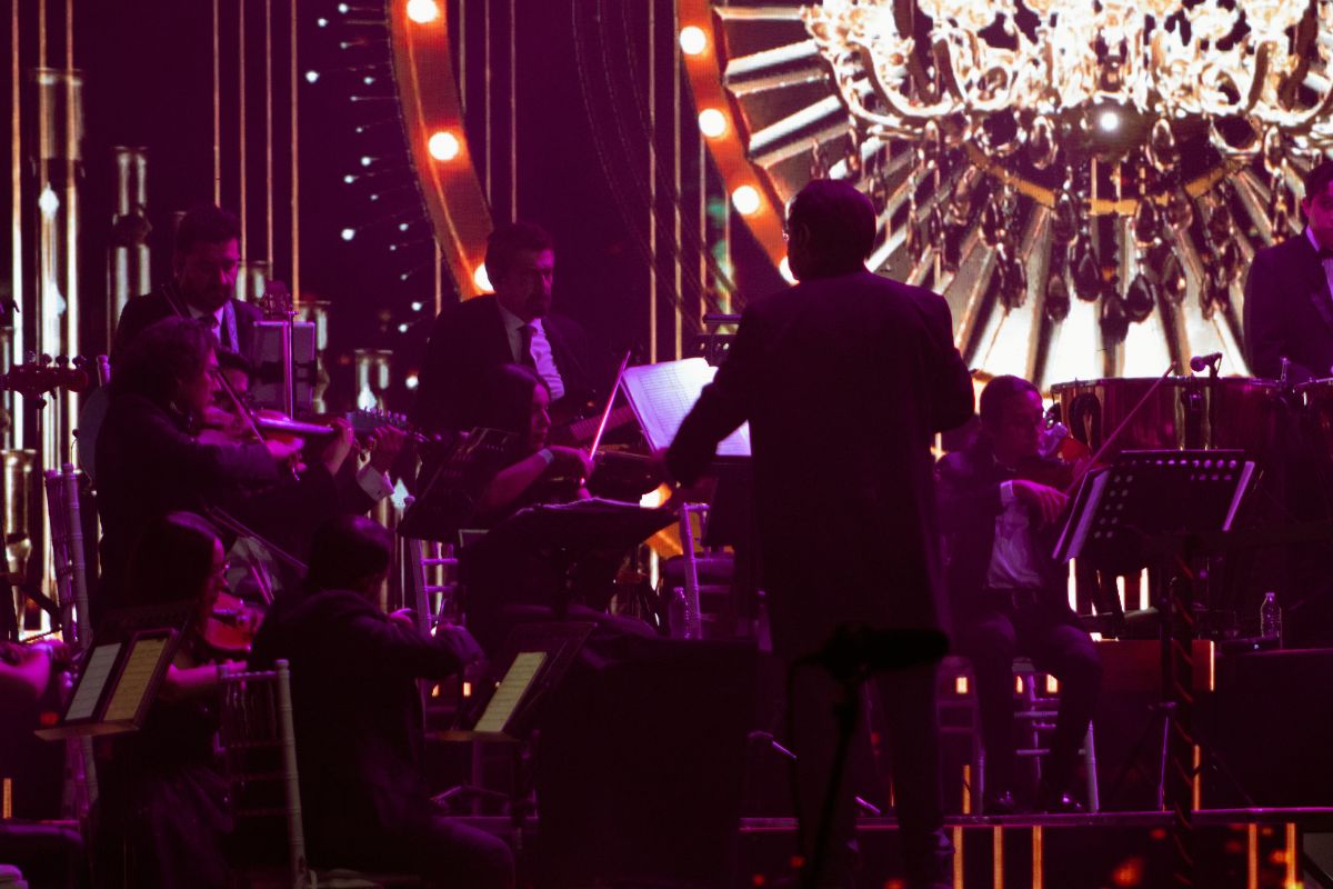 Mijares seduce a Querétaro con un concierto sinfónico