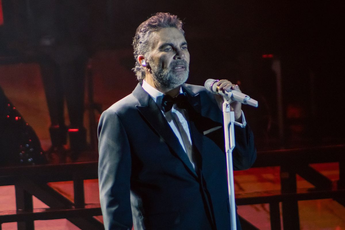 Mijares seduce a Querétaro con un concierto sinfónico